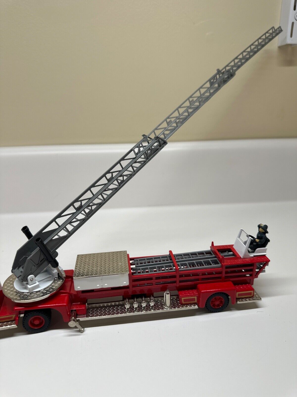 Picture 3 of 9