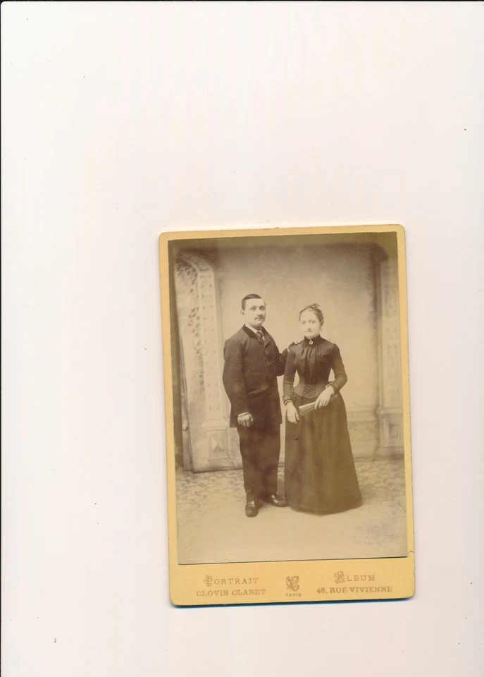 Grande CDV couple homme femme Clovis Claret Paris robe sombre éventail mode - Photo 1/1