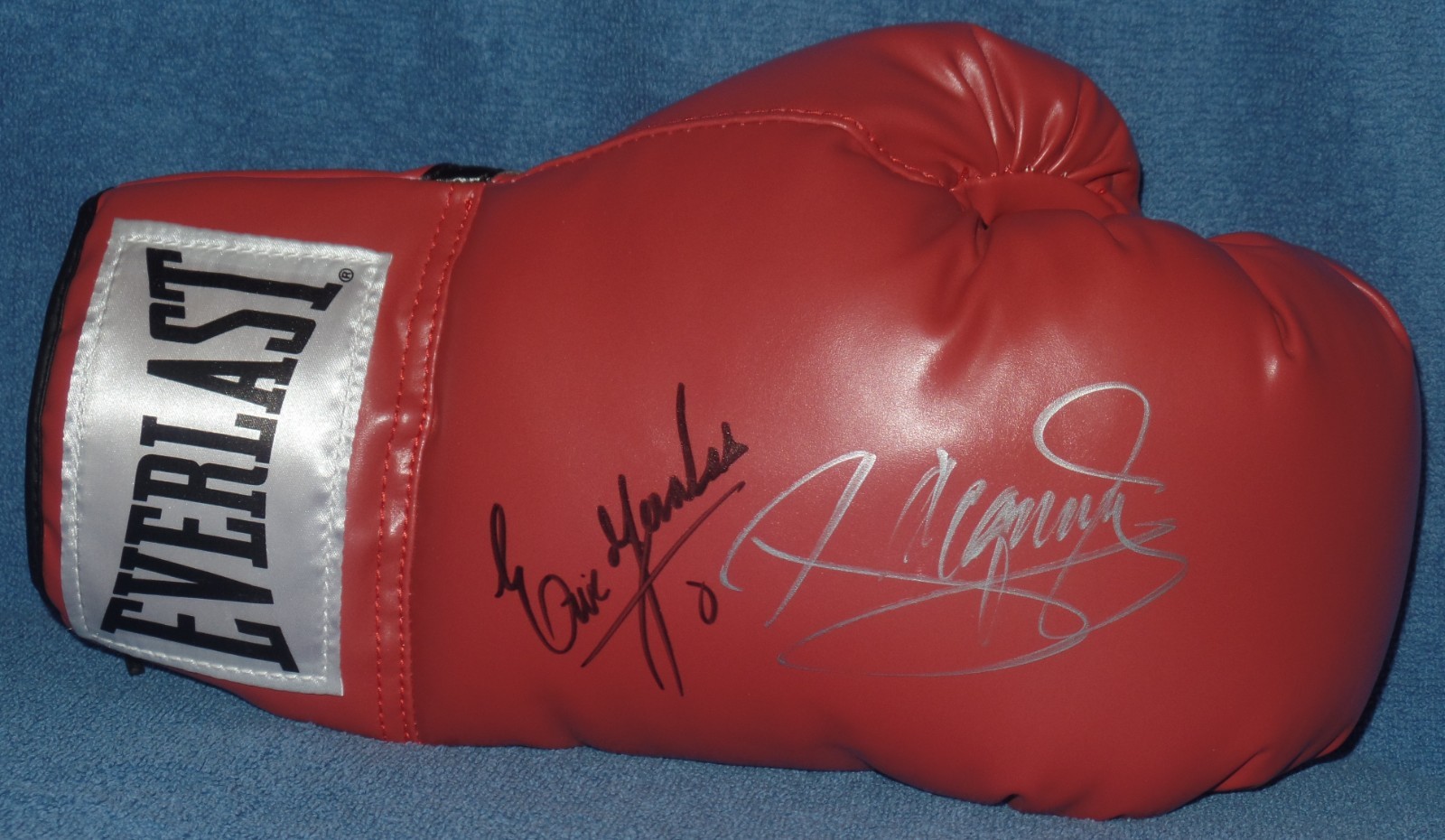 Manny Pacqui o Autographed Signed MANNY PACQUIAO ERIK MORALES AUTO'D EVERLAST BOXING GLOVE JSA COA HOF WBC 