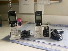 Panasonic KX-TGC222S Expandable Digital Cordless Answering System with 2...