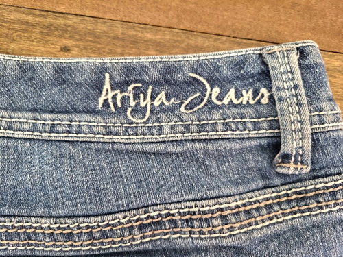 Ariya Denim Shorts Women's Sz 10/38 Blue Distressed Med Wash Cuffed Stretch - 第 5/8 張圖片