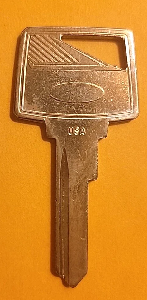 DOS llaves en blanco Ford Falcon 1960-1965 NOS; encendido y puerta, maletero y guantera Foto 4 de 4