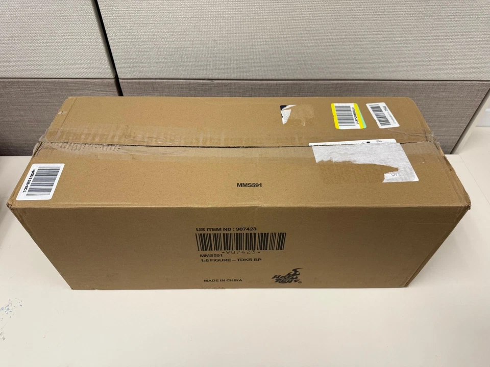 HOT TOYS MMS591 BATMAN EL CABALLERO OSCURO SE LEVANTA BATPOD VEHÍCULO ESCALA 1/6 Foto 2 de 4