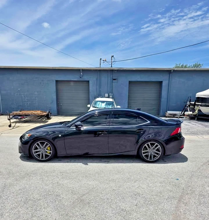 2014 Lexus IS  - Image 2 of 4