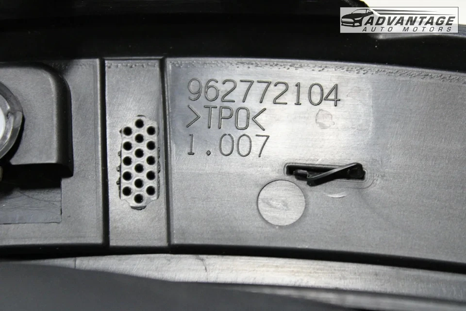 Cadillac XT4 2020-2023 trasero derecho cuarto arco acampanado moldura cubierta OEM Foto 4 de 4