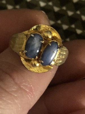 Goldring mit zwei Cabochons und Saphir Sternen sehr alt
