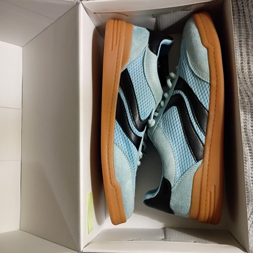 Madden NYC womens 11 Light Blue/Black Gum Sole New Tags Box sneakers soccer NIB