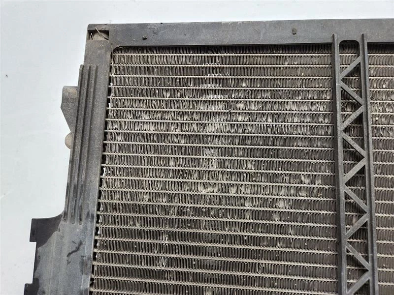 2007 MERCEDES S-CLASS AC Condenser 221 Type S550 Thru 9/30/06 OEM 2215000254 - Image 4 of 4