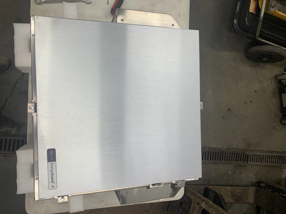 CAJA PANEL CARCASA ELÉCTRICA HAMMOND 2'X2'X8" ALUMINIO CON CAPÓ Y CUBIERTAS DE VENTILADOR Foto 4 de 4