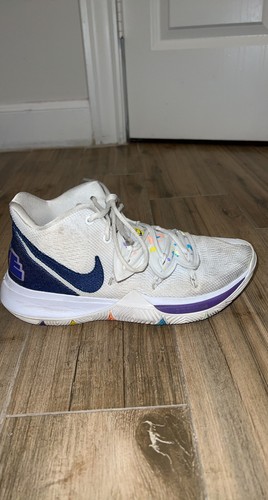 kyrie 5 white smiley face