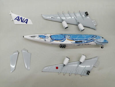 ☆未使用　FLYING HONU ANA AIRBUS A380 1/200 NEW 1/200 A380 JA381A FLYING HONU ANA Blue Snap Fit Model