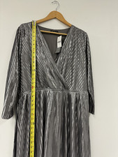 SILVER SHIMMERING LANE BRYANT HIGH LOW SIZE 20 V-NECK PLEATED DRESS