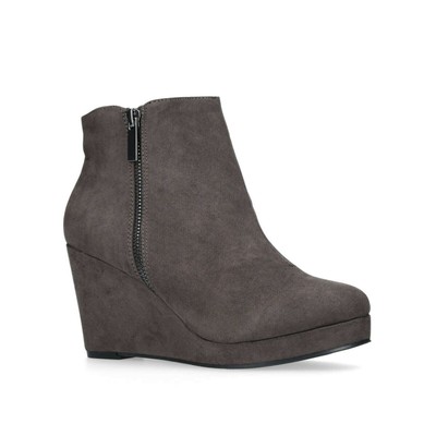 narrow womens boots