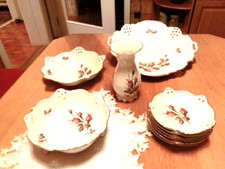  Rosenthal Porzellan "Classic Moosrose" mit Goldrand 9 Schalen, 1 Vase,  
