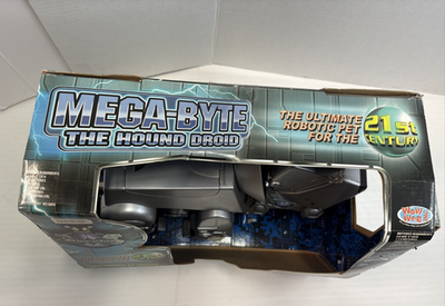 WOW Wee Original Mega-byte The Hound Droid Robot Vintage 1999 No