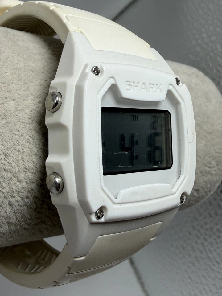 Shark FS101013 New Battery Mens Watch 37MM 8" White Silicone Band - Image 4 of 4