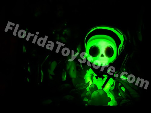 2024 Masters of the Universe - Skeletor x VeeFriends Skilled Skeleton Exclusive! - Picture 4 of 24