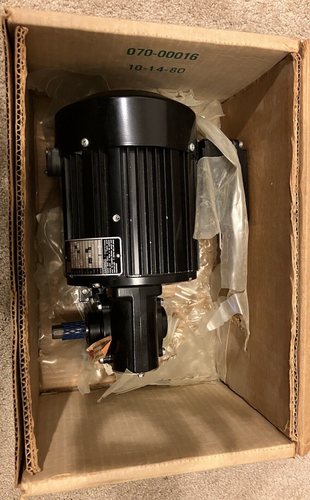 Bodine 1/3 hp Right Angle Gearmotor 230 vac 15:1 reduce 113 rpm 48X6BFS1-5N - Picture 5 of 9