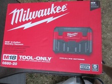 Milwaukee 0880-20 M18 18V Wet/Dry Vacuum w/ Crevice Tool - Bare Tool