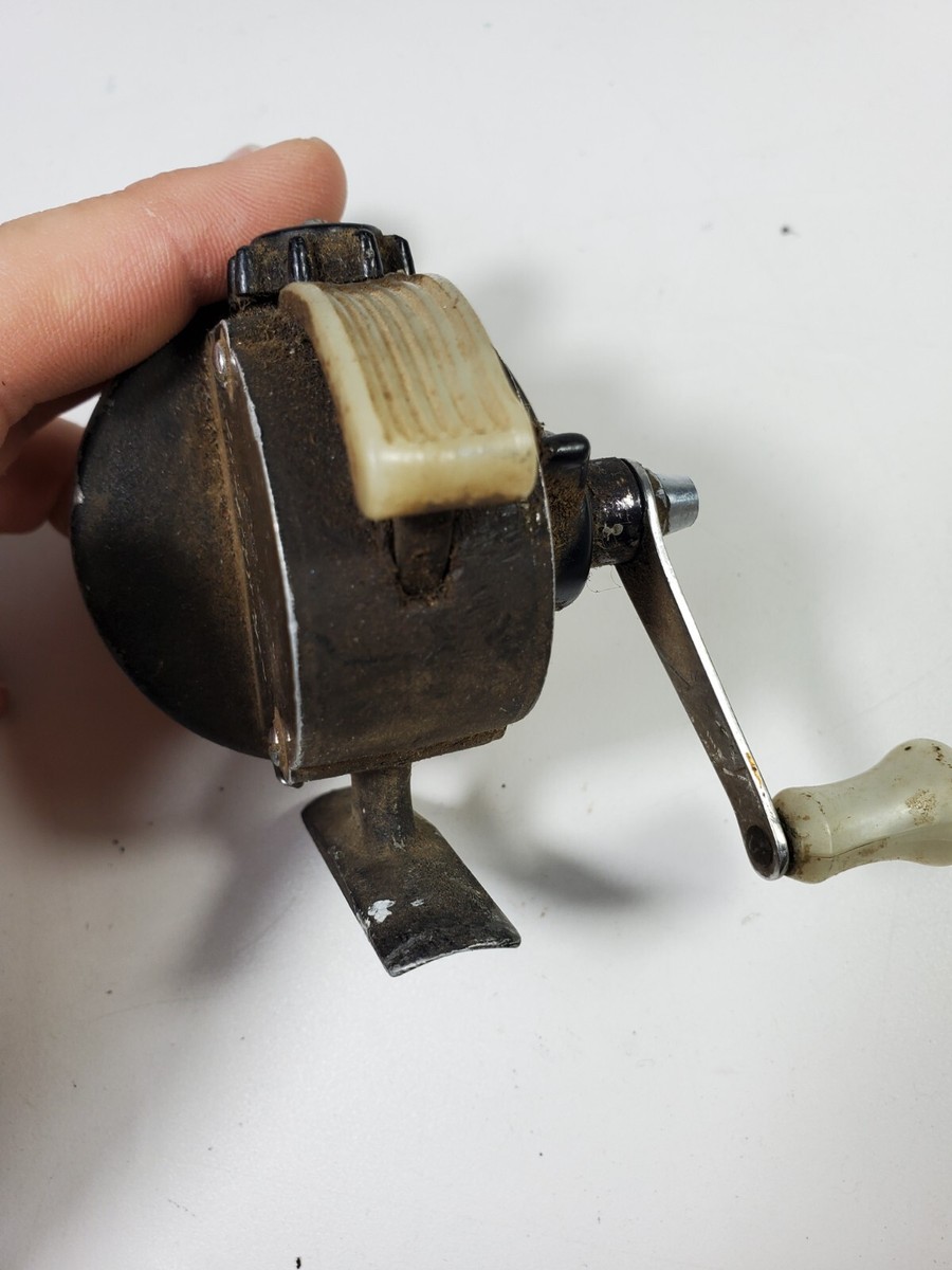 L.M. DICKSON #63 A Vintage Spin Casting Fishing Reel, Red, Japan $8.50
