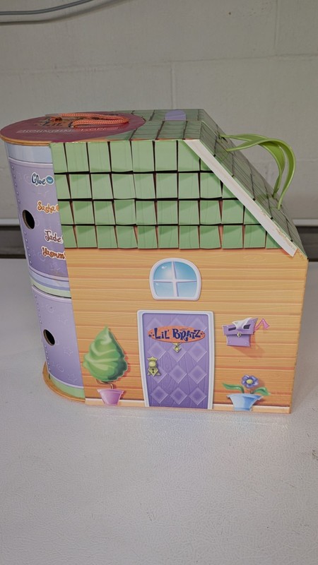 Lil Bratz Loungin' Loft Play Set - Lots Of Accessories. See Photos