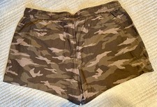 Athleta Farallon Green Camo Shorts Womens Size 16