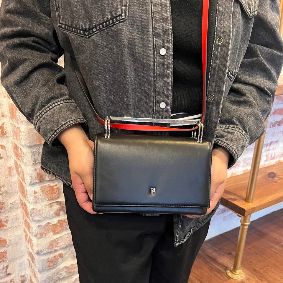 CAROLINA HERRERA Insignia Black Leather Shoulder Bag - Image 2 of 4