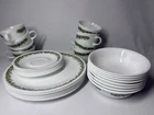 Vtg Corelle Pyrex Spring Blossom Crazy Daisy 32-Pc SERVICE for 8 Dinnerware Set