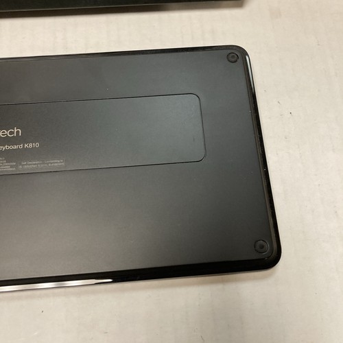 Logitech K810 Wireless Bluetooth Illuminated Multi-Device Keyboard Black / Gray - 第 9/17 張圖片
