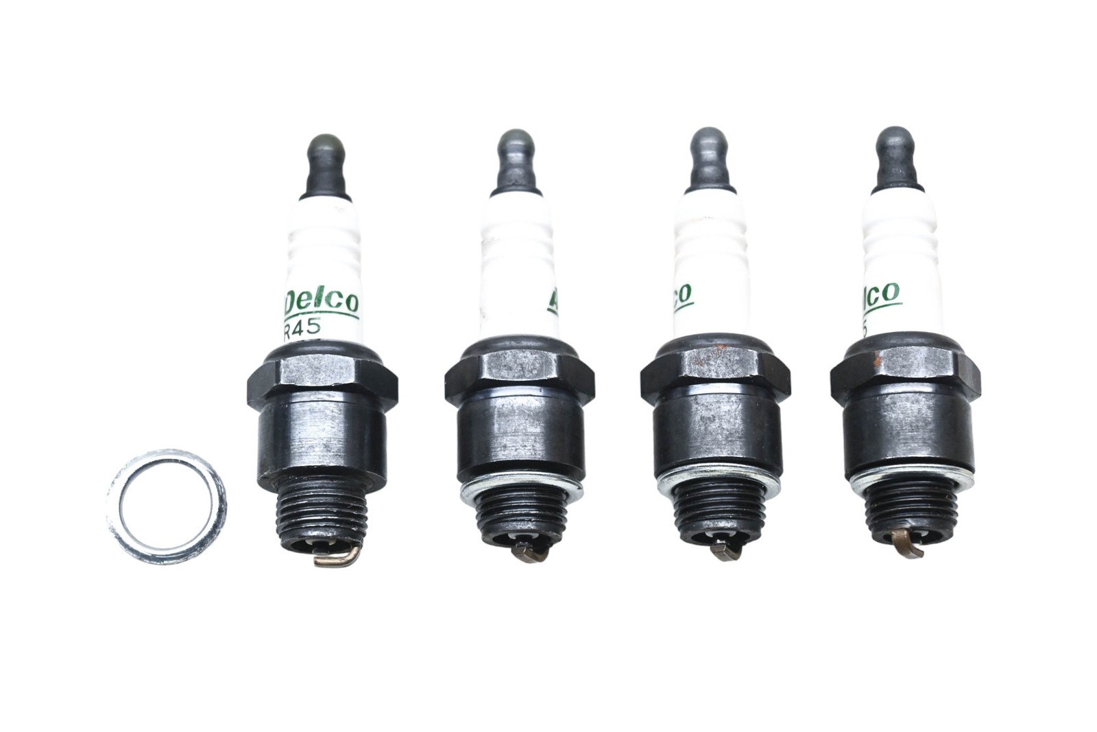 ACDelco R45, 5613871 Spark Plugs Qty 4 NOS
