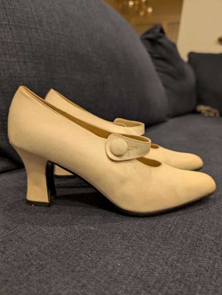 Vintage 90s White Silk Satin Prada Heels 36.5 6.5 VERY VINTAGE Y2k - Image 4 of 4