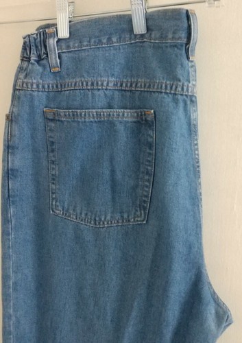 L.L Bean Women's/Misses Size 18 R cropped Light Wash Blue Jeans. Stretch waist. - 第 8/9 張圖片