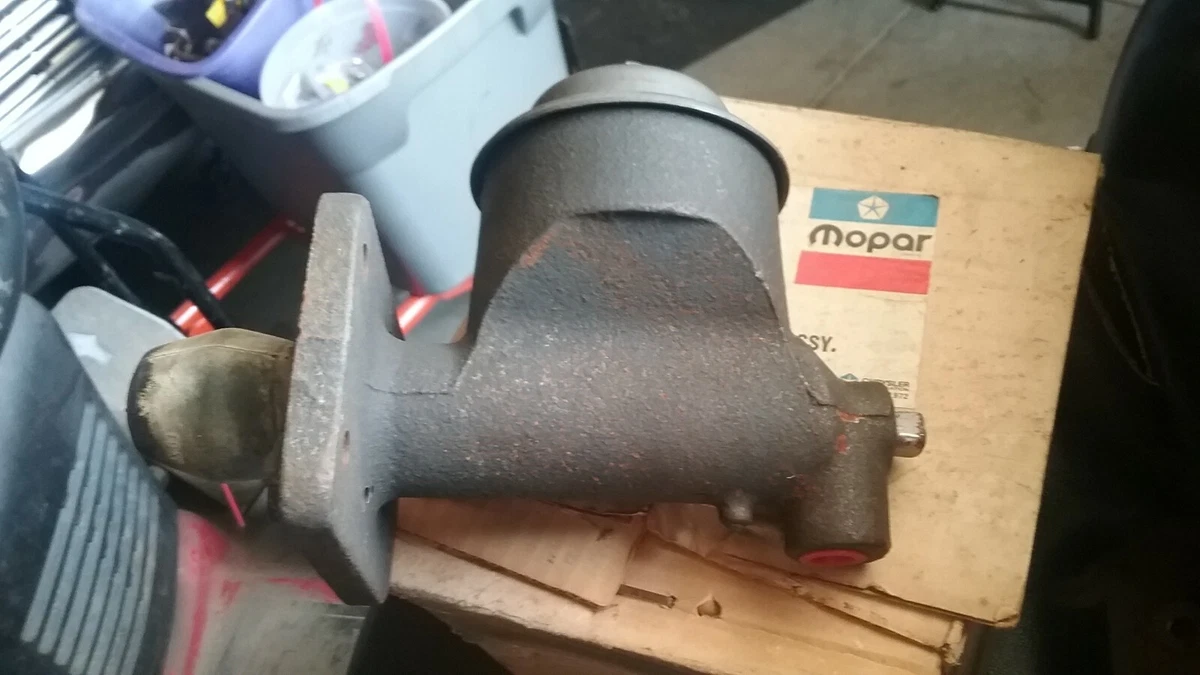 NOS Mopar Clutch Master Cylinder H-37555 2230799 | eBay