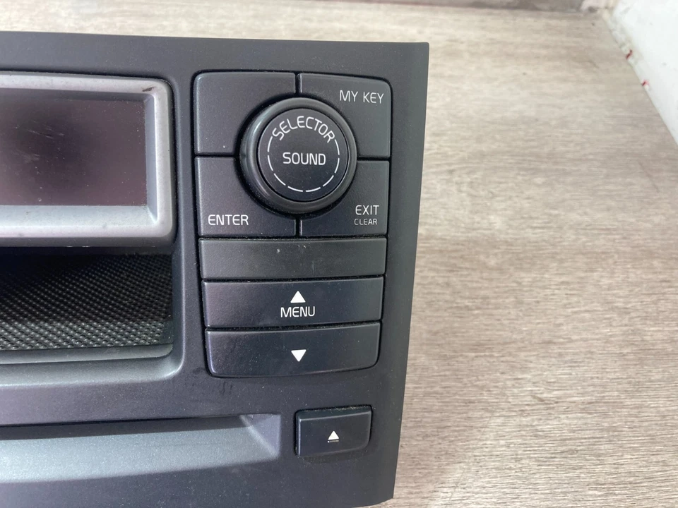 PANEL DE CONTROL PANTALLA CD ESTÉREO RADIO VOLVO XC90 2004 30679179 Foto 2 de 4