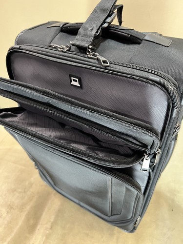 Travelpro Crew Versapack 21” max softside Rollaboard Carry-on Upright Black $540 - Picture 6 of 12