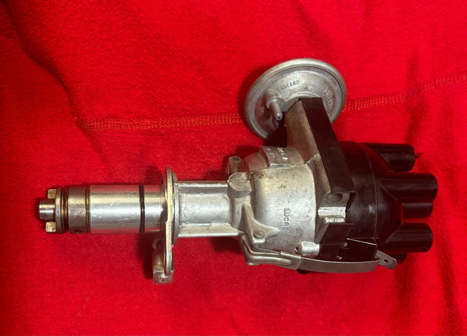 Jaguar XKE series lll / XJ6 4.2 Lucas distribuidor nuevo de stock Foto 2 de 4