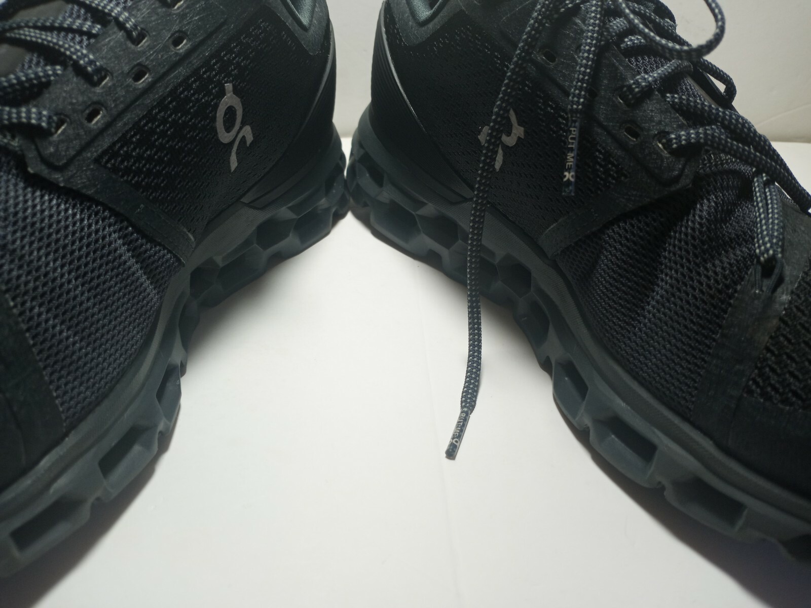 QC Cloudace Helion Swiss Engineering Men's Sz 9.5Running Sneakers Lace