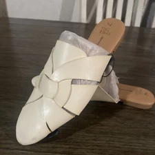 Shoes Womens Almond Memory Foam Cut Out Mule Flat Slip On  Size 7.5 NWT.