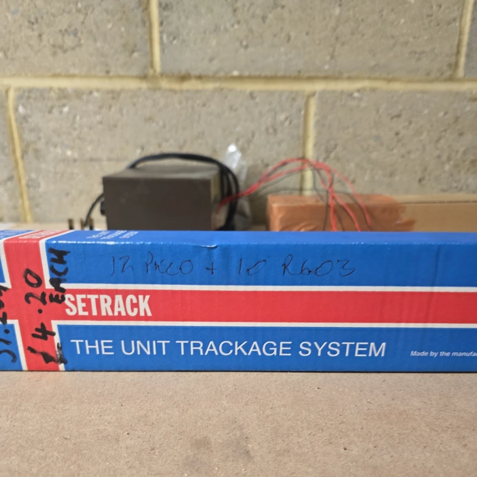 Peco ST-204 (Hornby R603) 1 BOX of 22 670mm Long Straight Track 00 Setrack - image 4 of 4