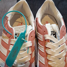 adidas Women s Low Top Lace-Up Athletic Sneak...