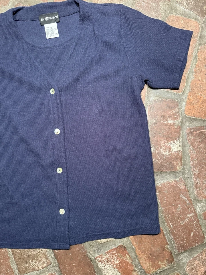 Cárdigan y camiseta interior Sag Harbor para mujer con botones en talla única mediana Foto 2 de 4