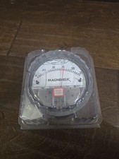 DWYER 2000-00 Magnehelic Gauge Differential Pressure 15 PSI Max USA & Case
