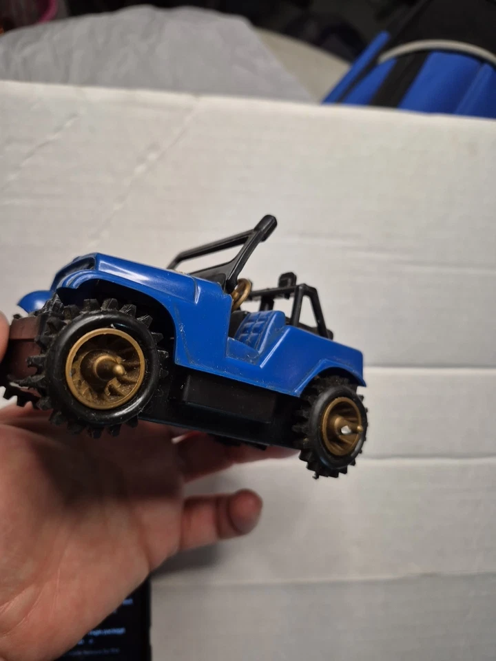 Coche de juguete vintage Jeep CJ-7 Golden Eagle diseño británico a batería funciona Foto 4 de 4