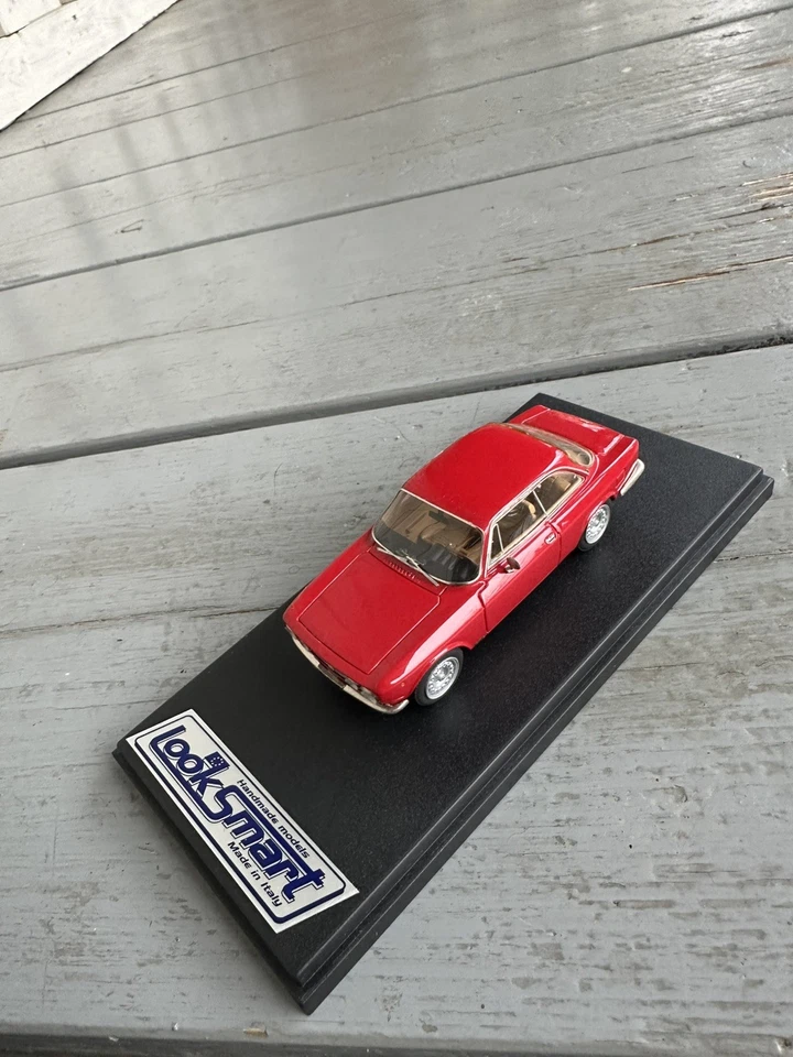 Look Smart,Alfa Romeo Giulia Coupe 2000 GT Veloce, red,LS20 A1:43, Made in Italy - Bild 4 von 4