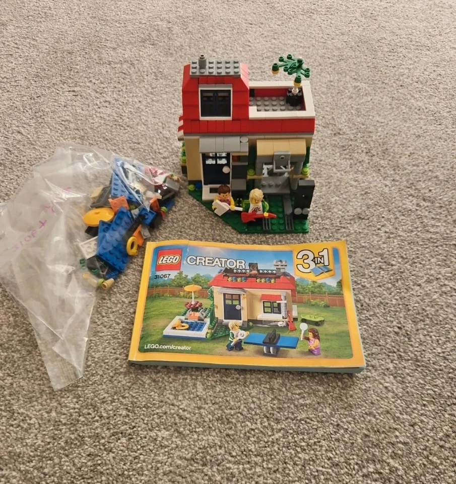 LEGO Creator Modular Poolside Holiday 31067 Complete Model -1 Minifig NO Ins/Box, photo 1 of 5