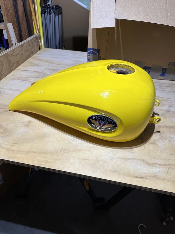 Tanque de combustible de gasolina Victory Vegas Foto 2 de 4