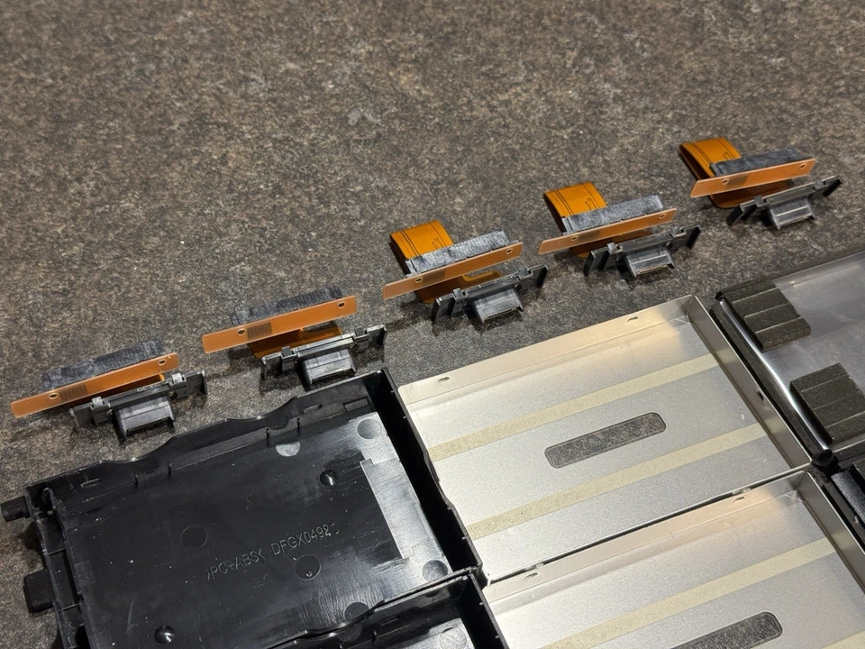 Panasonic Toughbook CF-52 MK3 Laptop with 5x 2.5” HDD/SSD Storage Caddies - Image 4 of 4