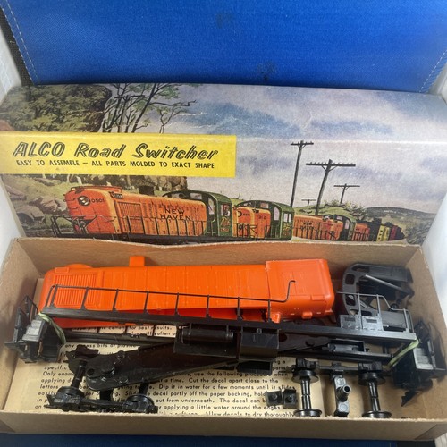 Hobby town HO Alco Road Switcher PD200 Kit