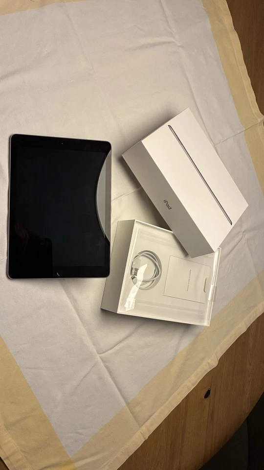 Apple iPad 9 · 32GB · Wi-Fi, Foto 1 von 4