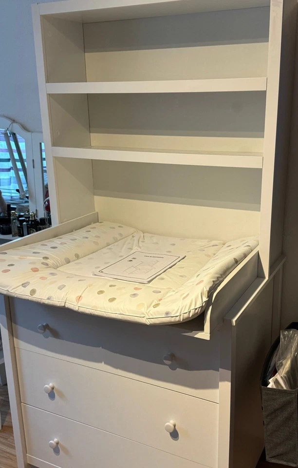 🌿 Schöner Wickeltisch aus Holz – kaum benutzt, top Zustand! - Bild 3 von 4